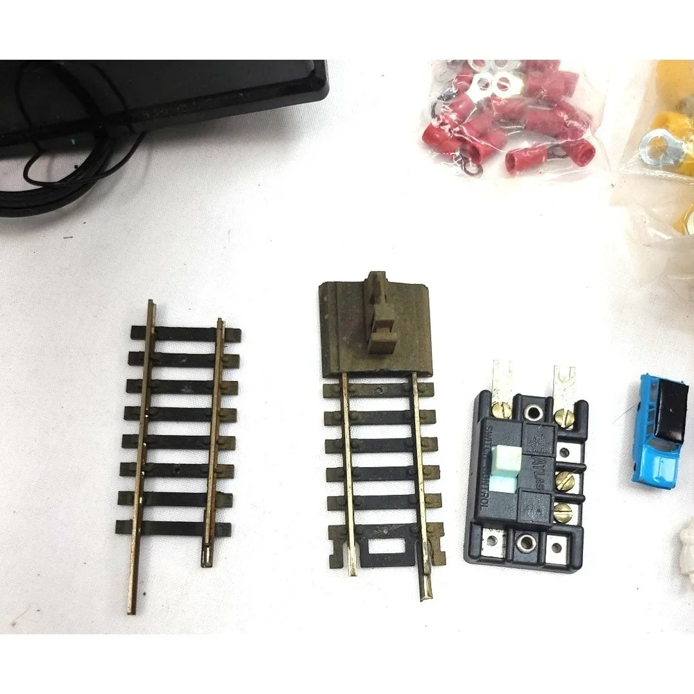 HO Scale Train‎ Accessories As Is Hobby Transformer And Misc Pieces